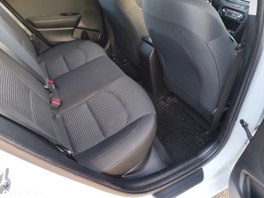 Kia Ceed 1.4 T-GDI S - 17