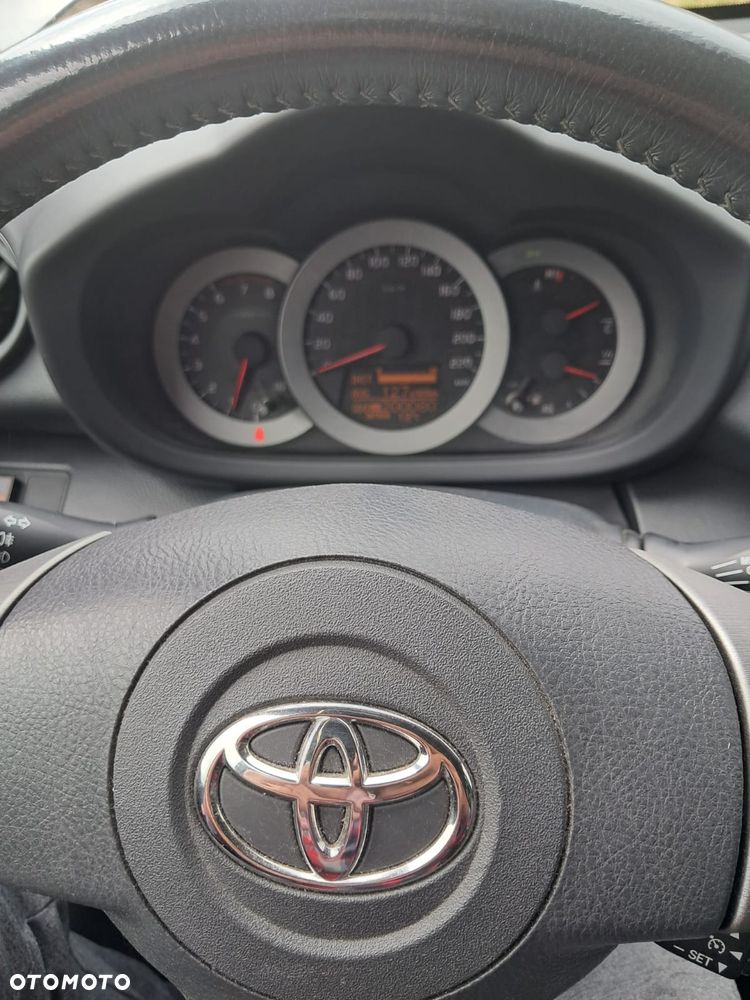 Toyota RAV4 2.0 VVT-i Premium - 9