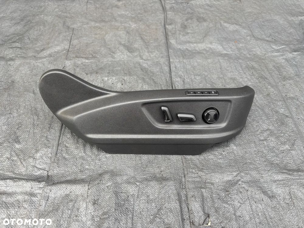 Skoda Kodiaq osłona fotela prawa 565881318 - 1