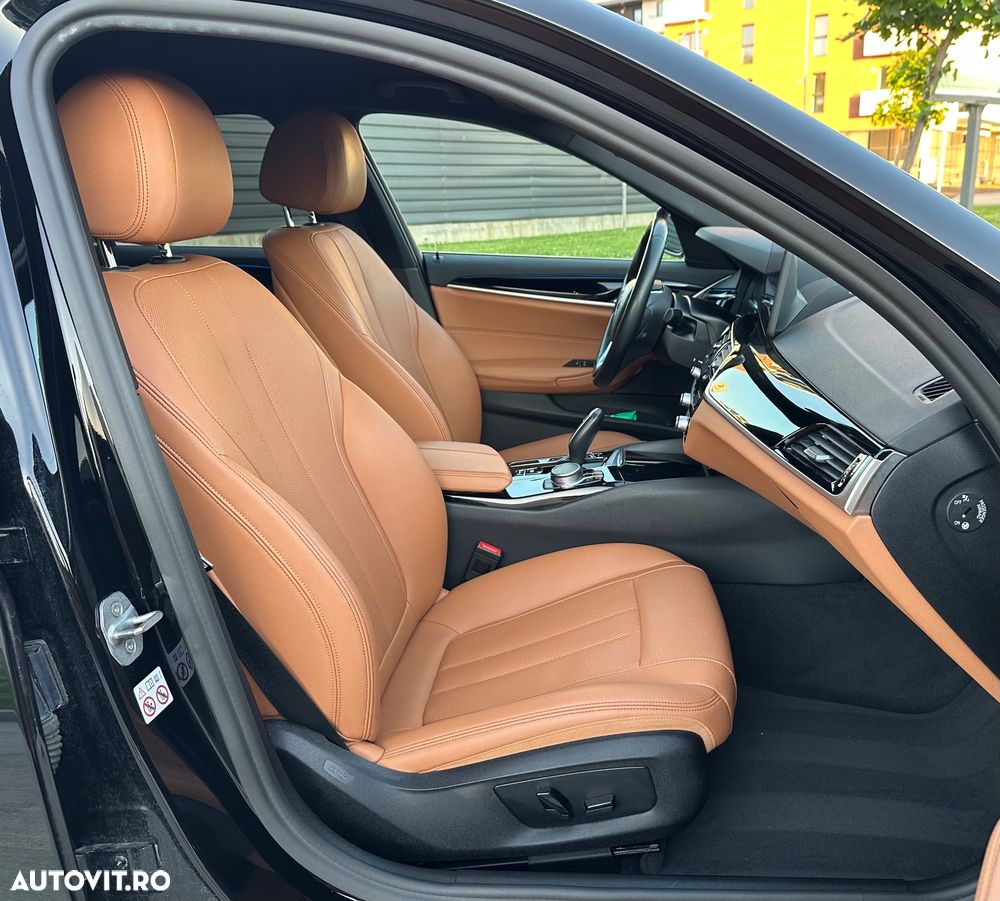 BMW Seria 5 530e Aut. Luxury Line - 12