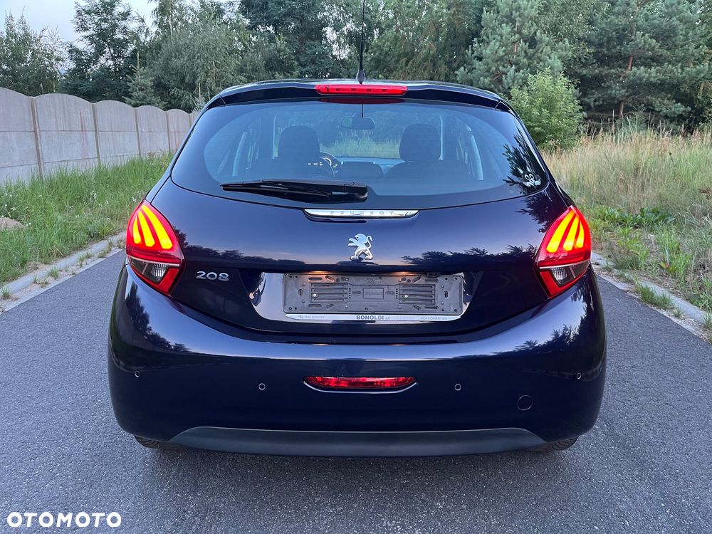 Peugeot 208 - 10