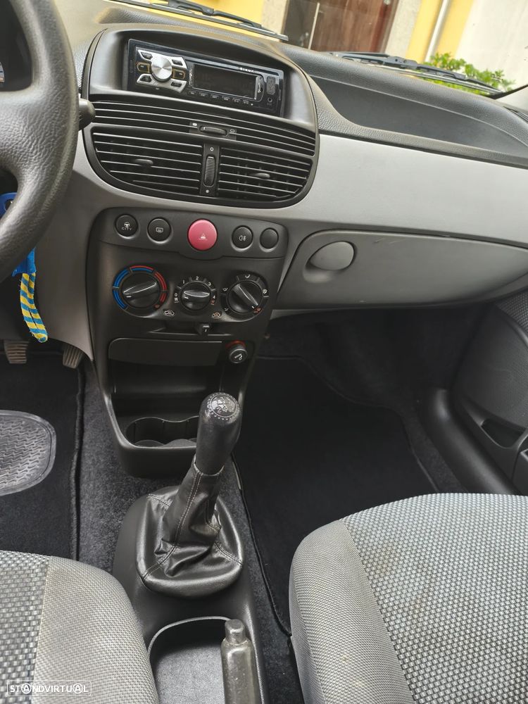 Fiat Punto 1.9 JTD HLX - 9