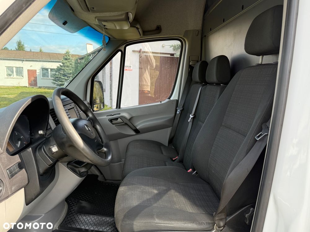 Mercedes-Benz Sprinter - 13