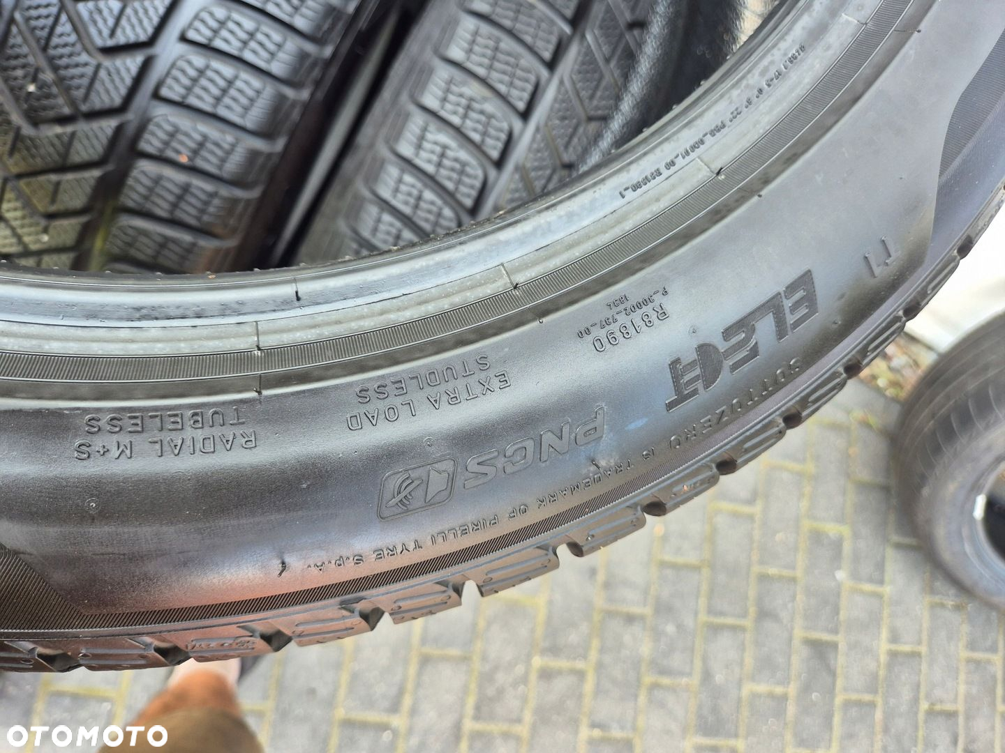 255/45/19 255/45r19 Pirelli Winter SottoZero 3 104w T0 - 5