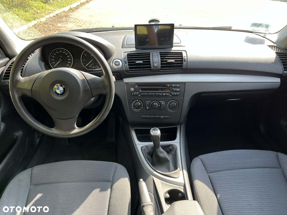 BMW Seria 1 116i - 11
