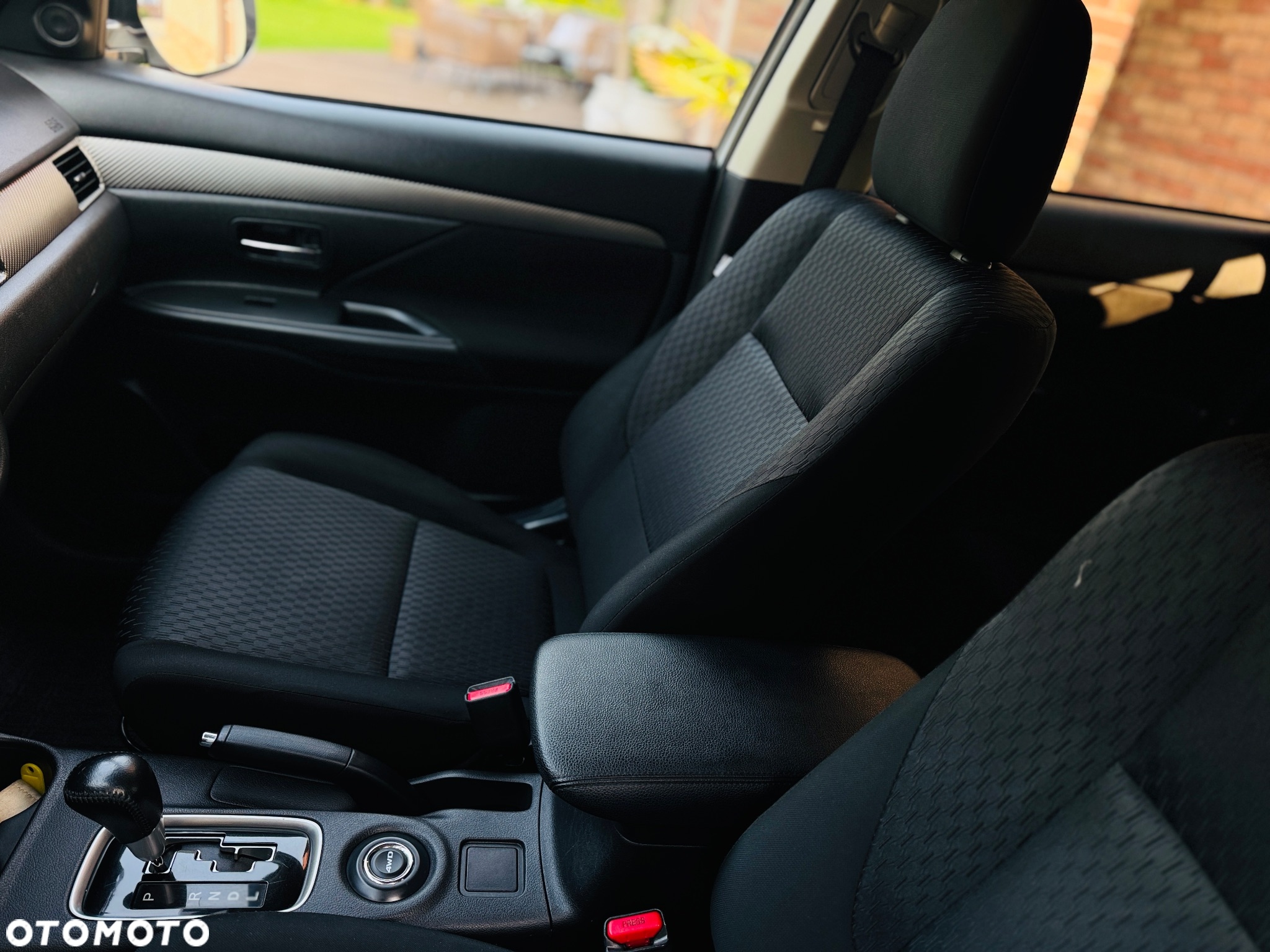 Mitsubishi Outlander 2.0 Intense + Navi 4WD CVT - 15