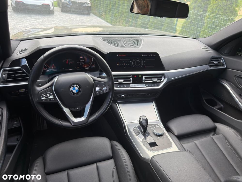 BMW Seria 3 330i xDrive Sport Line - 37