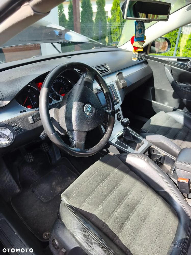 Volkswagen Passat 2.0 TDI Comfortline - 9