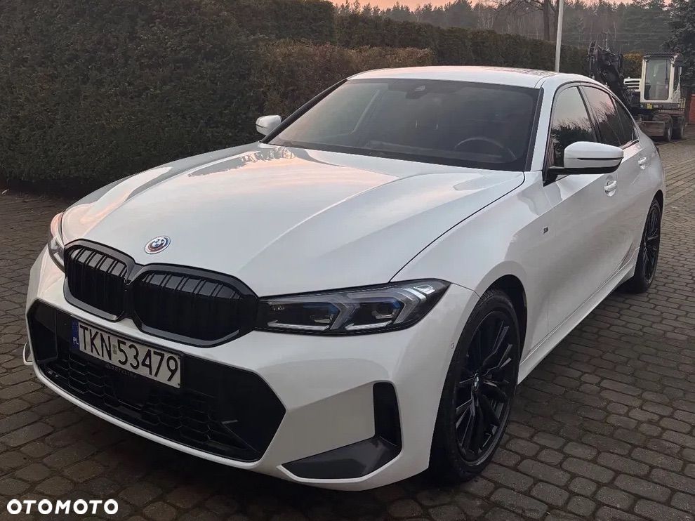 BMW Seria 3 330i xDrive - 1