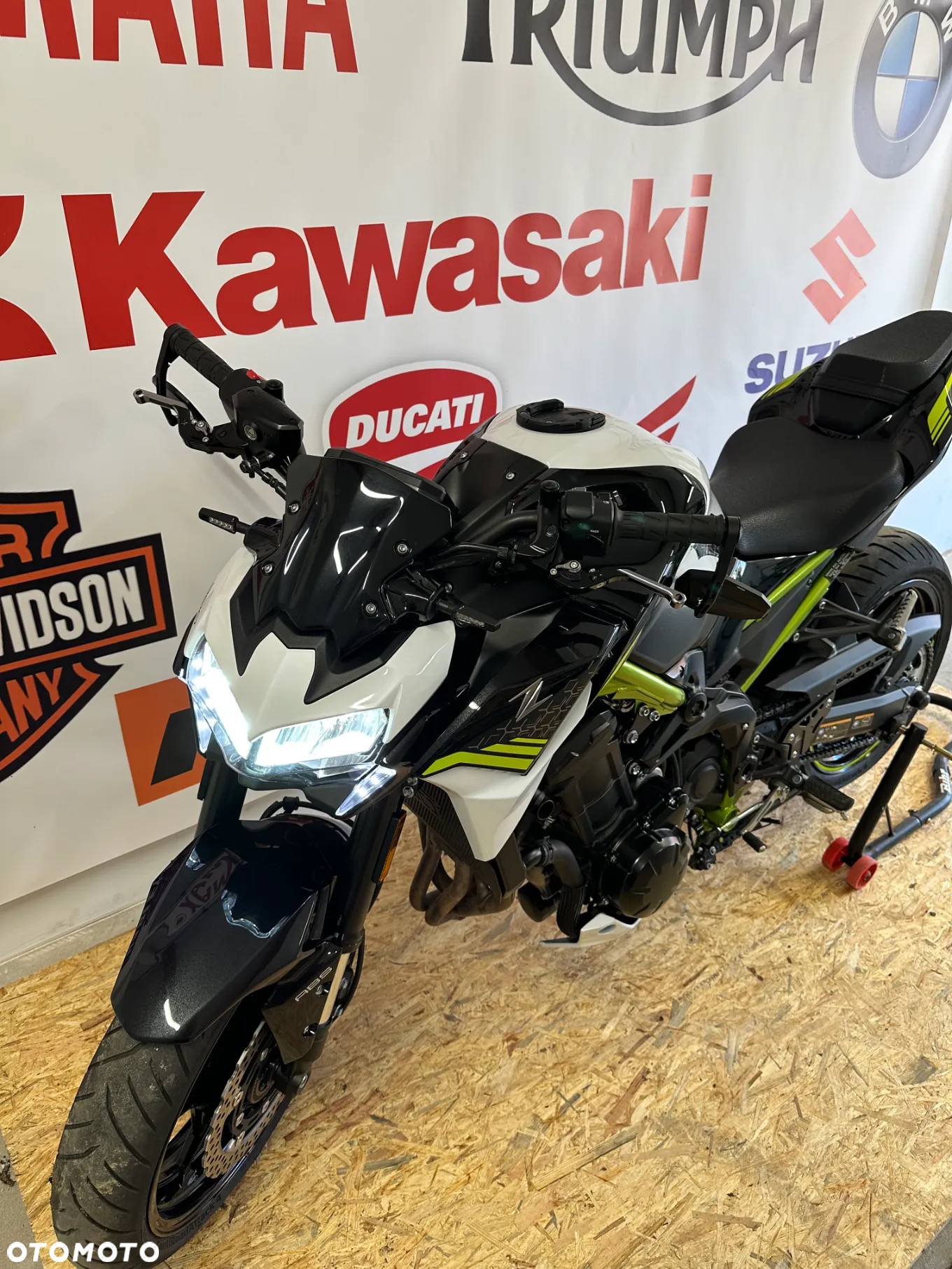 Kawasaki ZR - 7