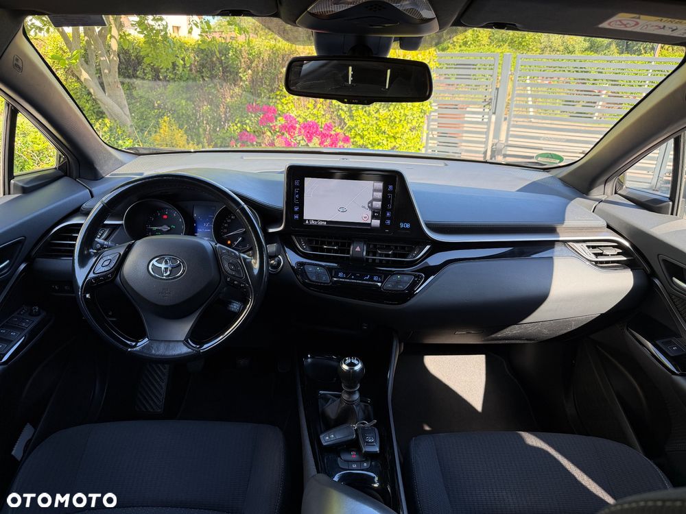 Toyota C-HR 1.2 Turbo Team Deutschland - 17