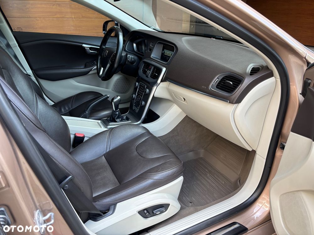 Volvo V40 T3 Summum - 8