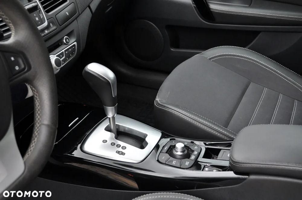 Renault Laguna 2.0 dCi Bose Edition ESM - 16