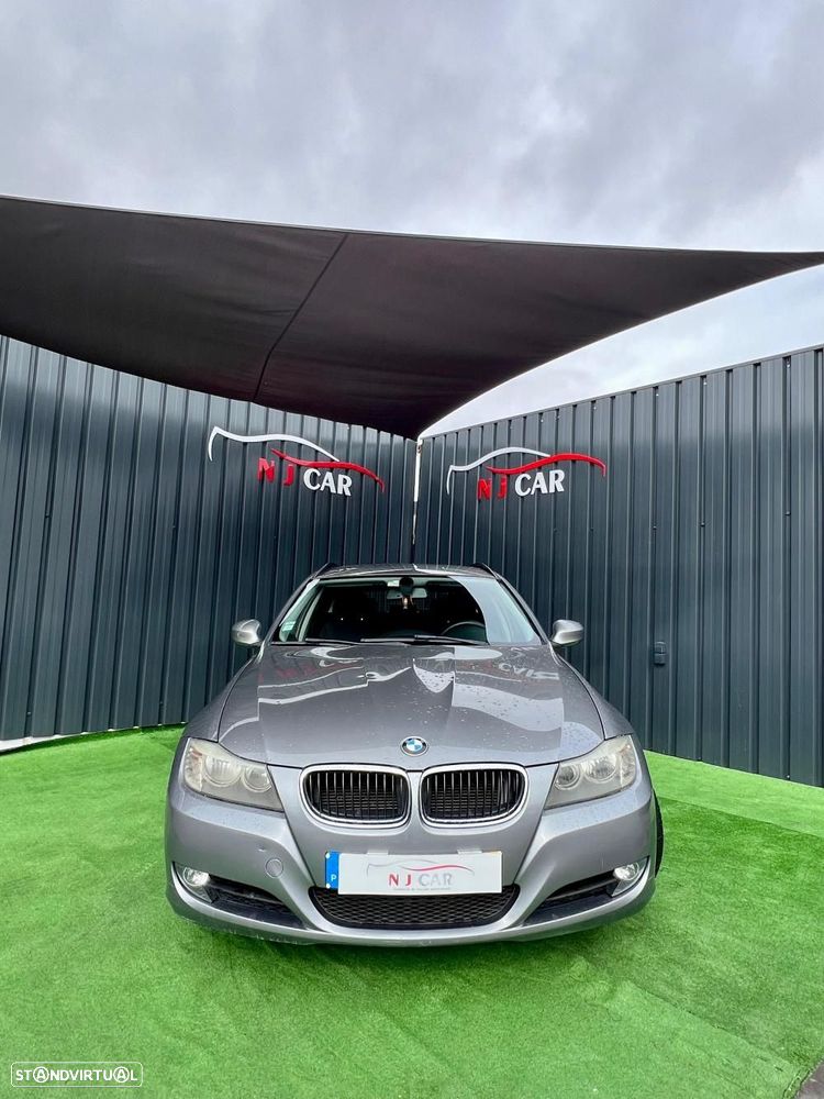 BMW 318 d Touring Navigation Sport - 2