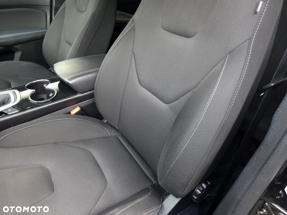 Ford S-Max - 11
