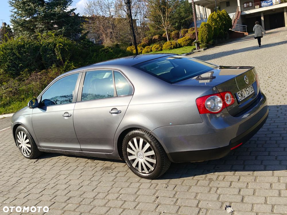 Volkswagen Jetta 1.6 United - 33