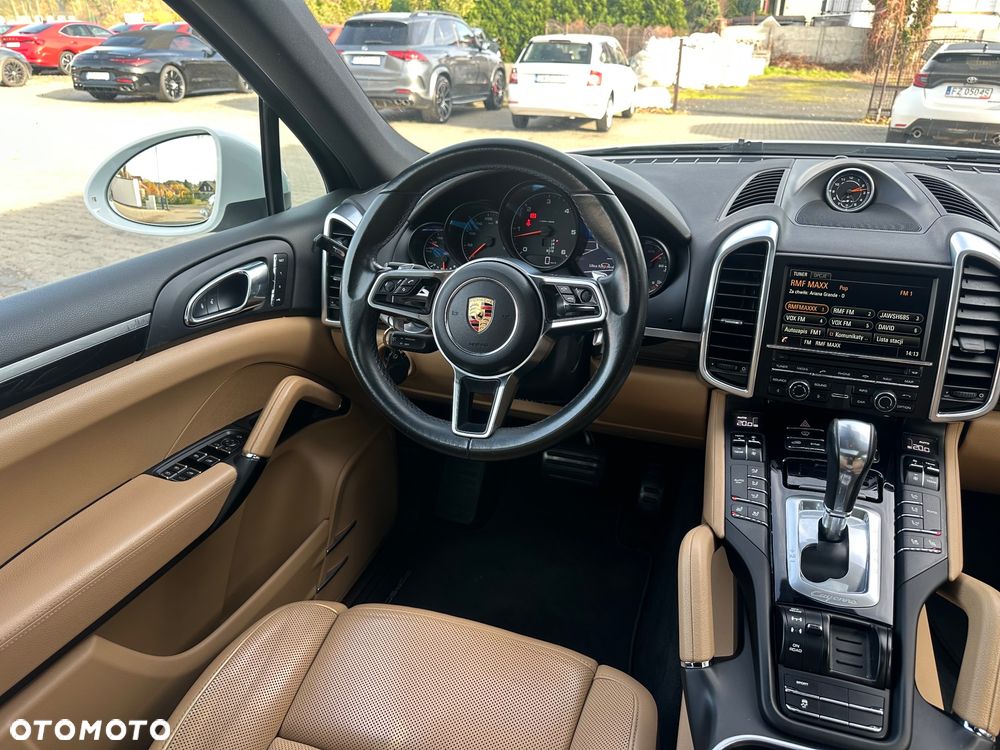 Porsche Cayenne Diesel Platinum Edition - 36
