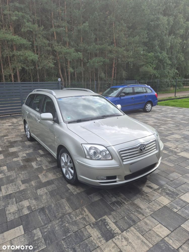 Toyota Avensis 1.8 VVT-i Terra Plus - 1