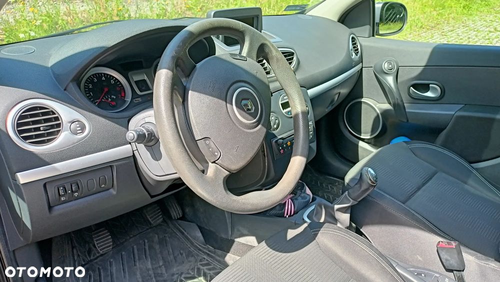 Renault Clio - 12