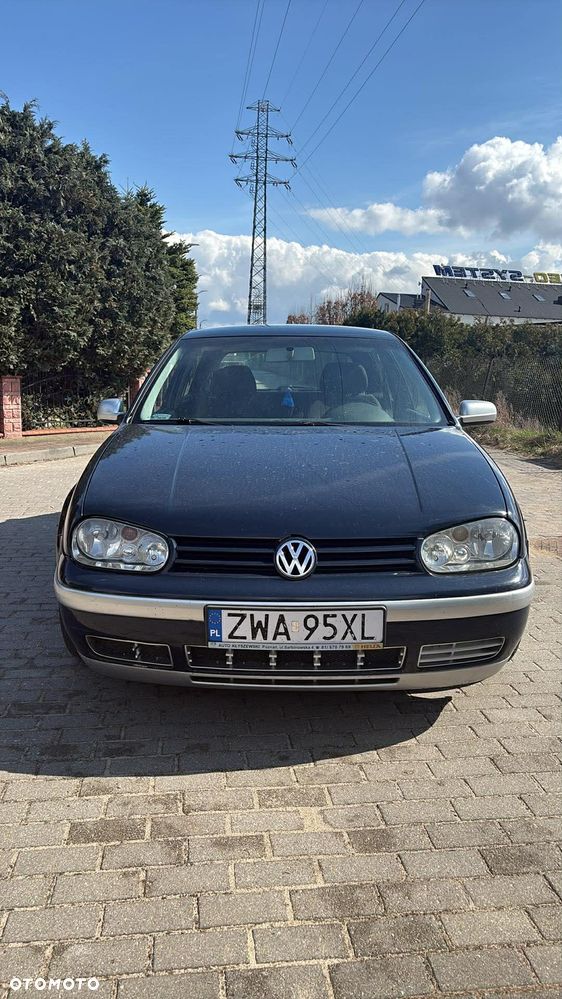 Volkswagen Golf - 1