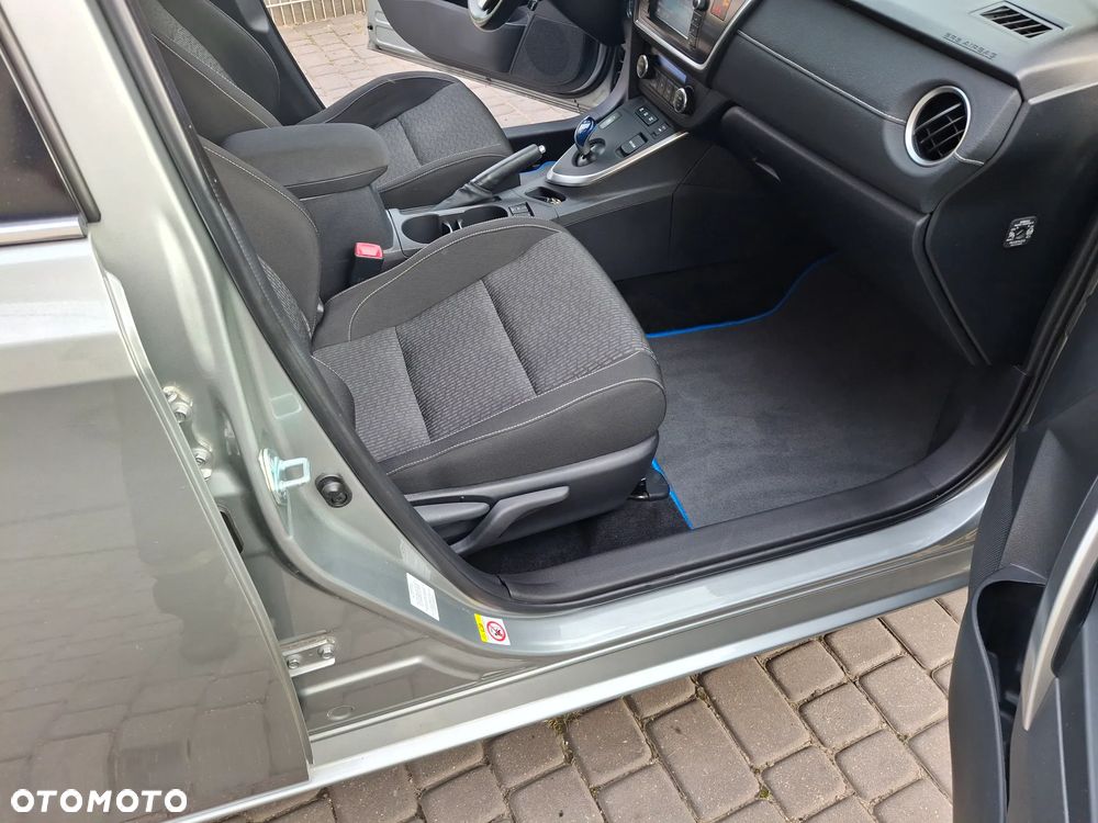 Toyota Auris Hybrid 135 Prestige - 18