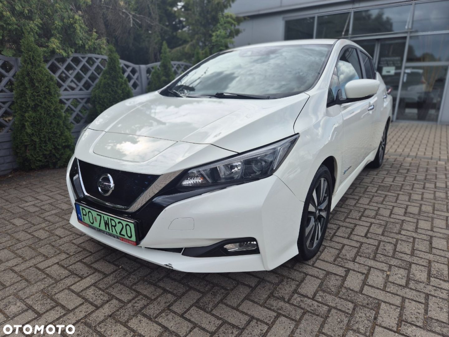Nissan Leaf - 1