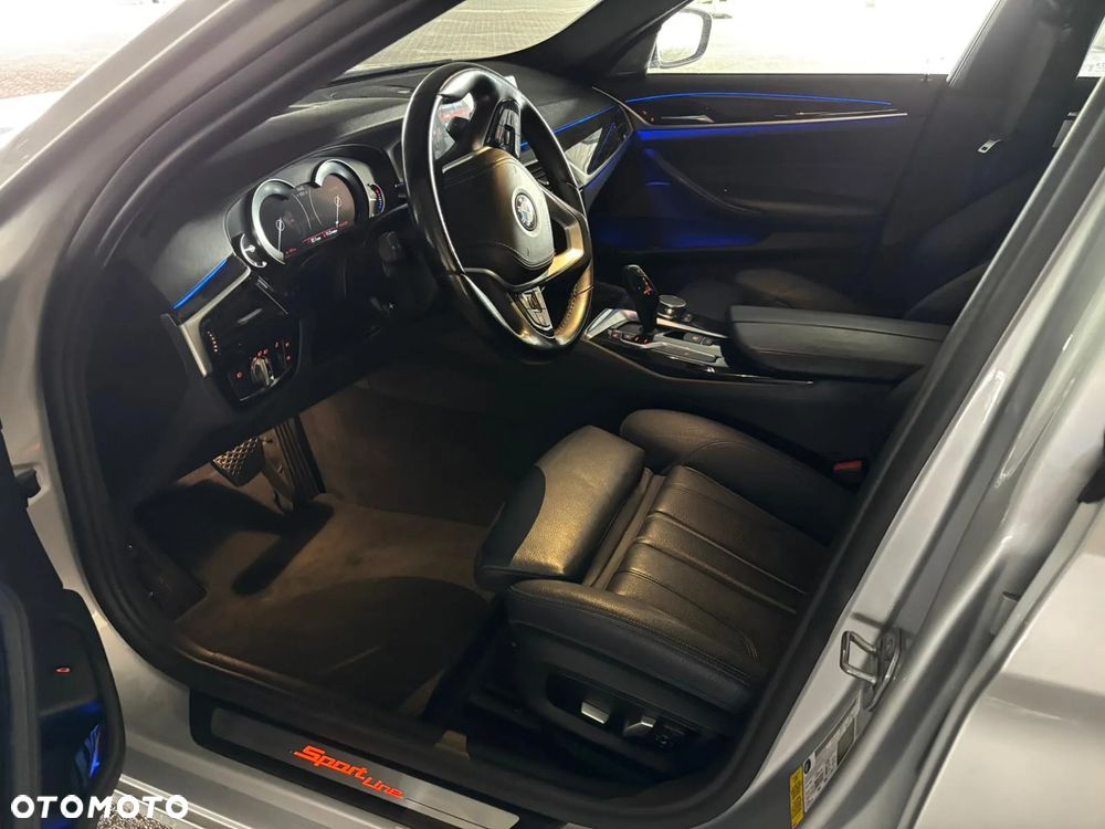 BMW Seria 5 530i Sport Line - 17