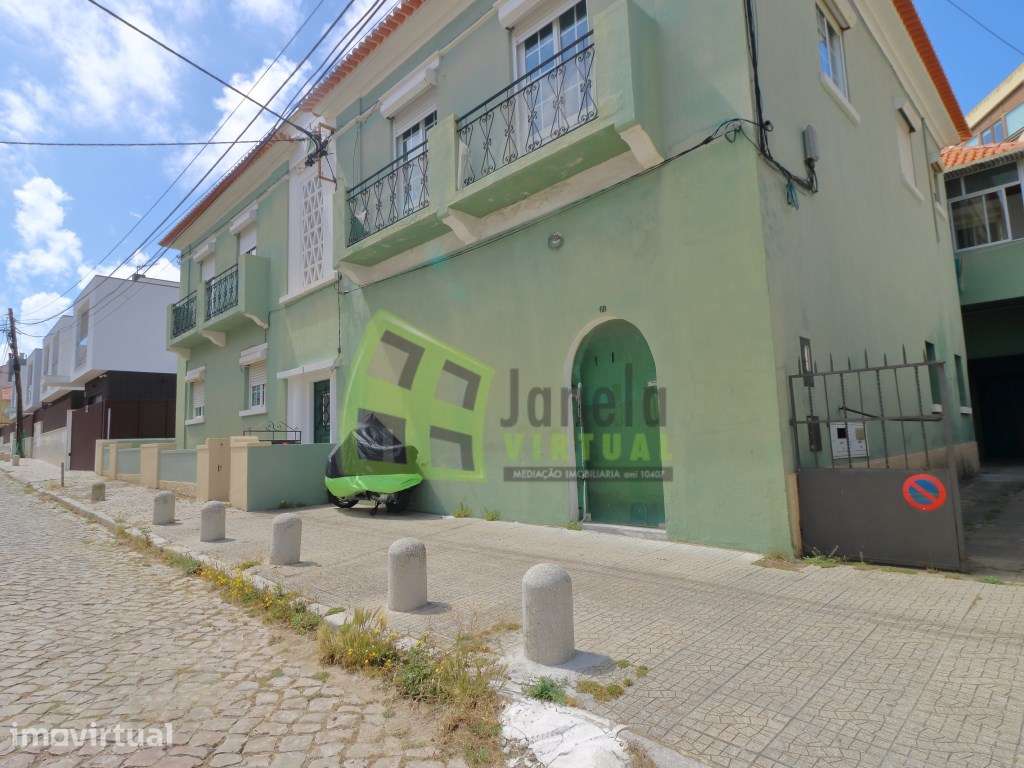 Prédio com 5 Apartamentos T2 e Loja | Costa da Caparica - Grande imagem: 2/43