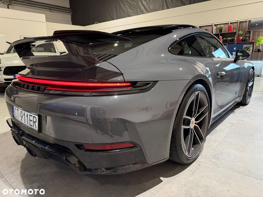 Porsche 911 Carrera T-Hybrid 4 GTS - 7