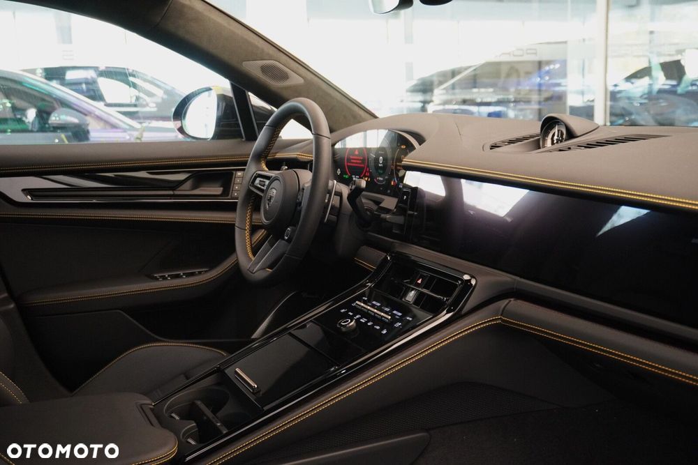 Porsche Panamera - 11