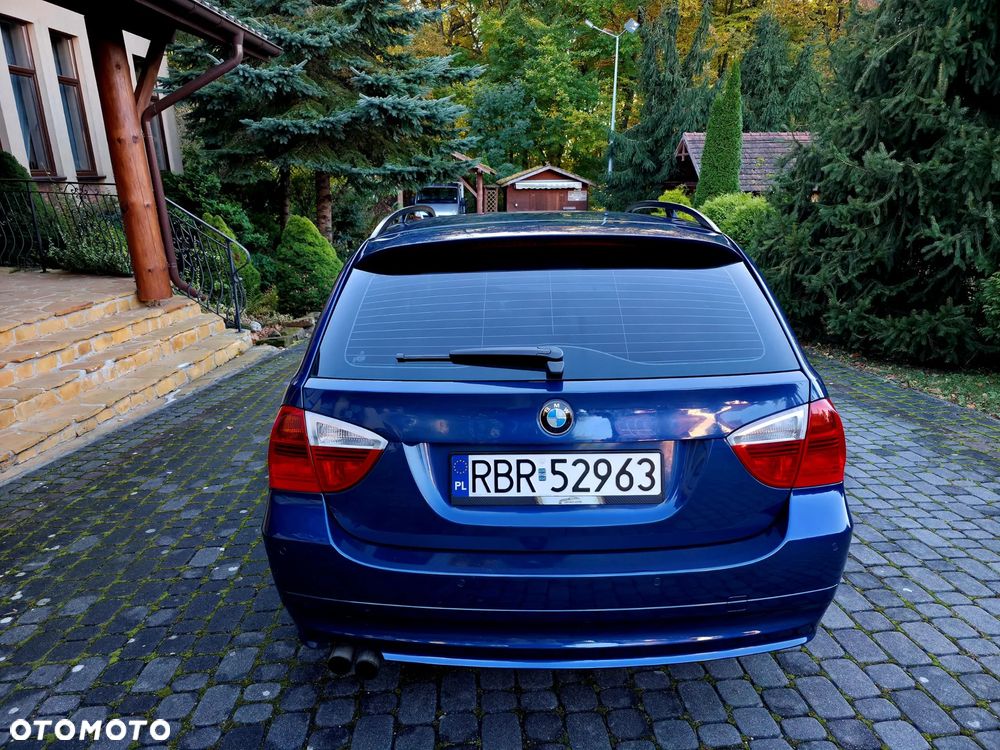 BMW Seria 3 325i - 6