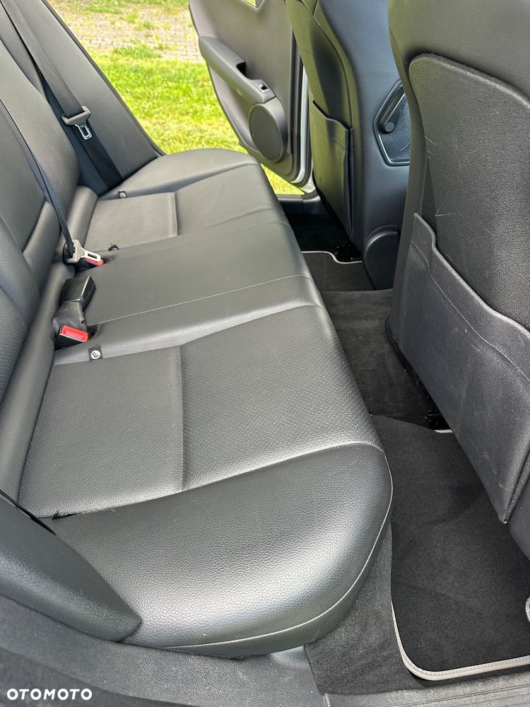 Mercedes-Benz Klasa C 180 Kompressor BlueEFFICIENCY - 22