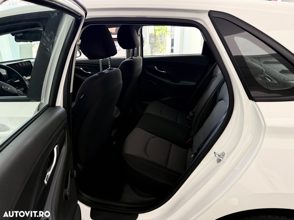 Hyundai i30 1.5 110CP M/T Comfort - 11