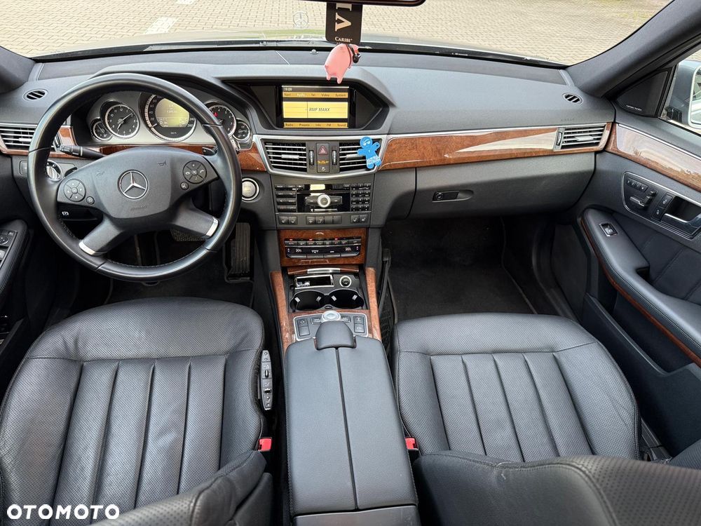 Mercedes-Benz Klasa E - 16