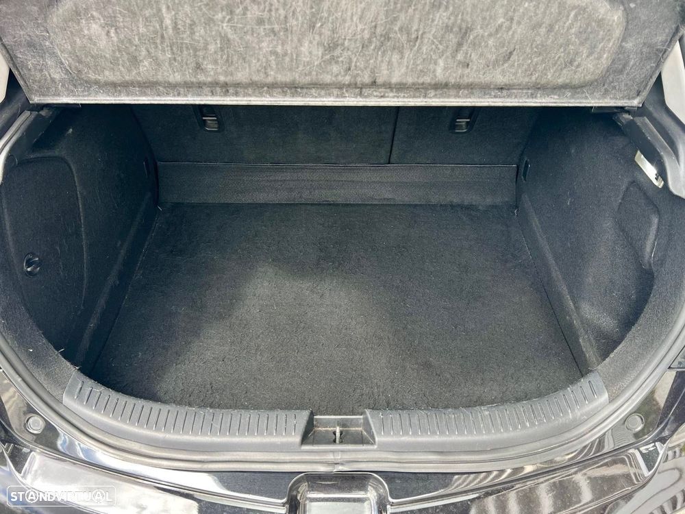 Mazda 3 Hatchback MZ-CD 1.6 Sport - 13