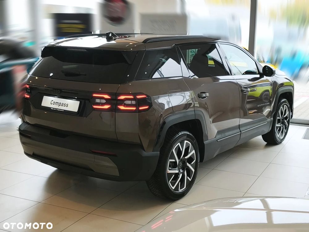 Jeep Compass 1.2 T3 mHEV Altitude FWD DCT - 12