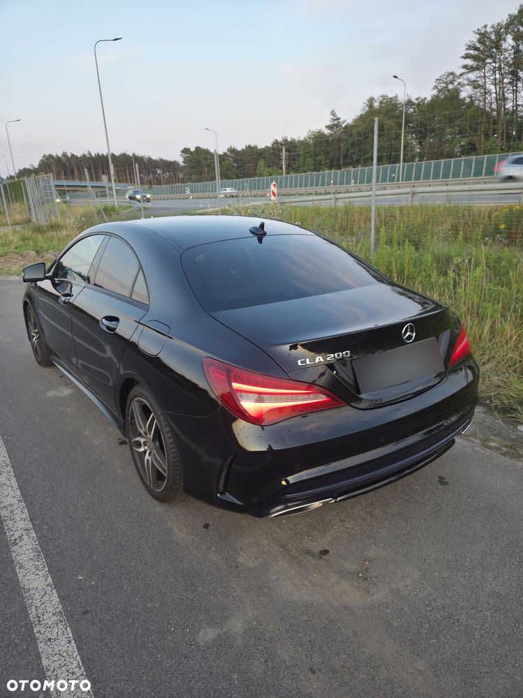 Mercedes-Benz CLA 200 7G-DCT AMG Line - 10