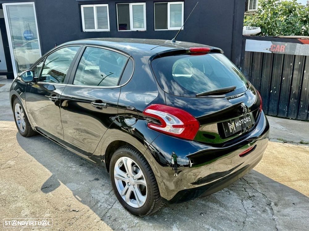 Peugeot 208 1.2 VTi SE Style - 4