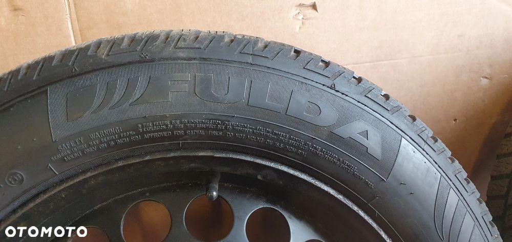 Felgi stalowe z oponami 7J ET39 5x112 205/60 R16 Audi A4 B9 - 11