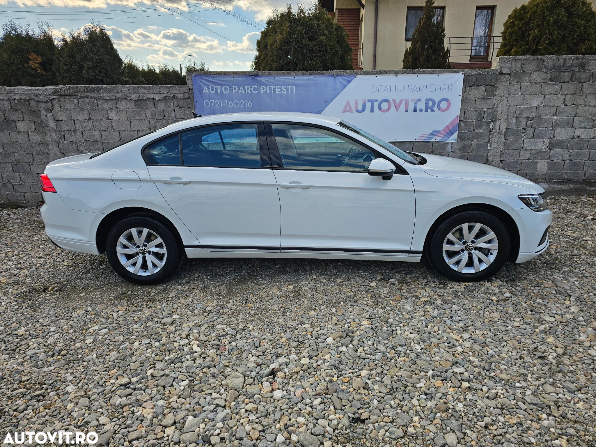 Volkswagen Passat 2.0 TDI SCR DSG - 3