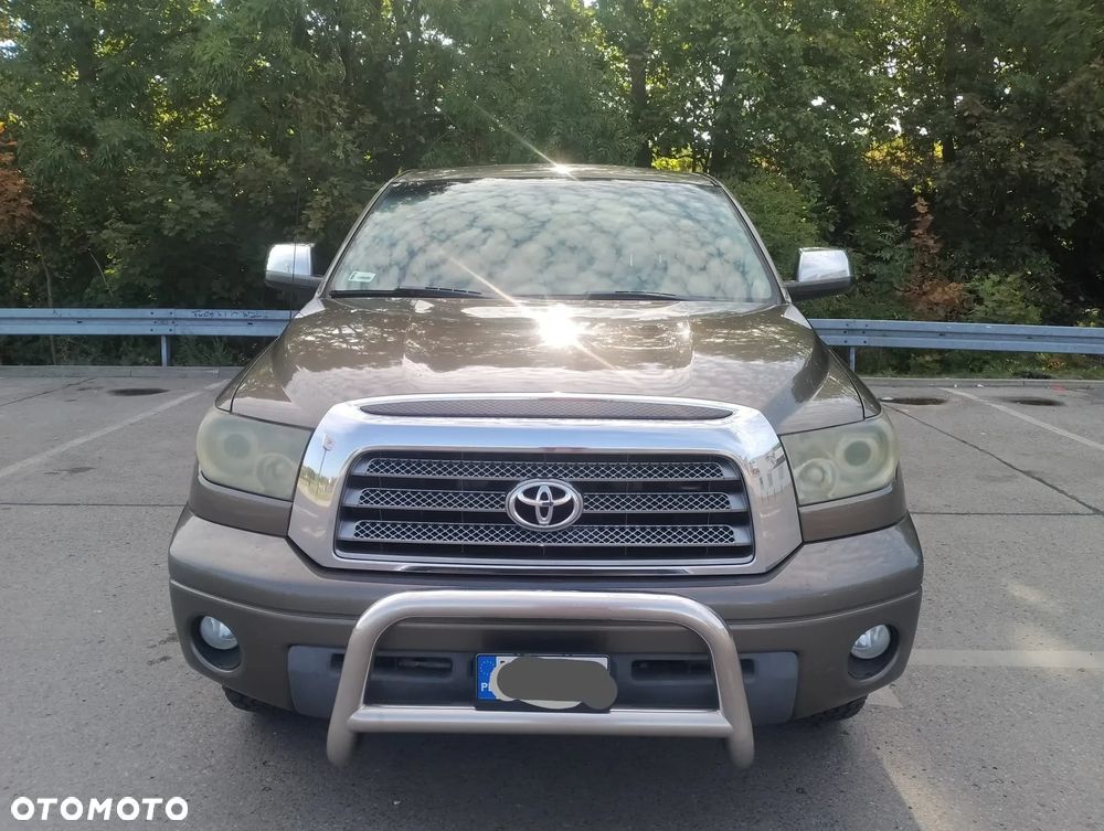 Toyota Tundra - 1