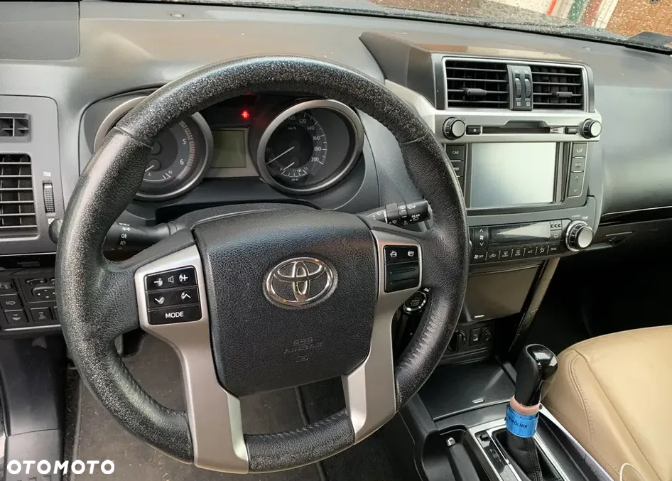 Toyota Land Cruiser - 5