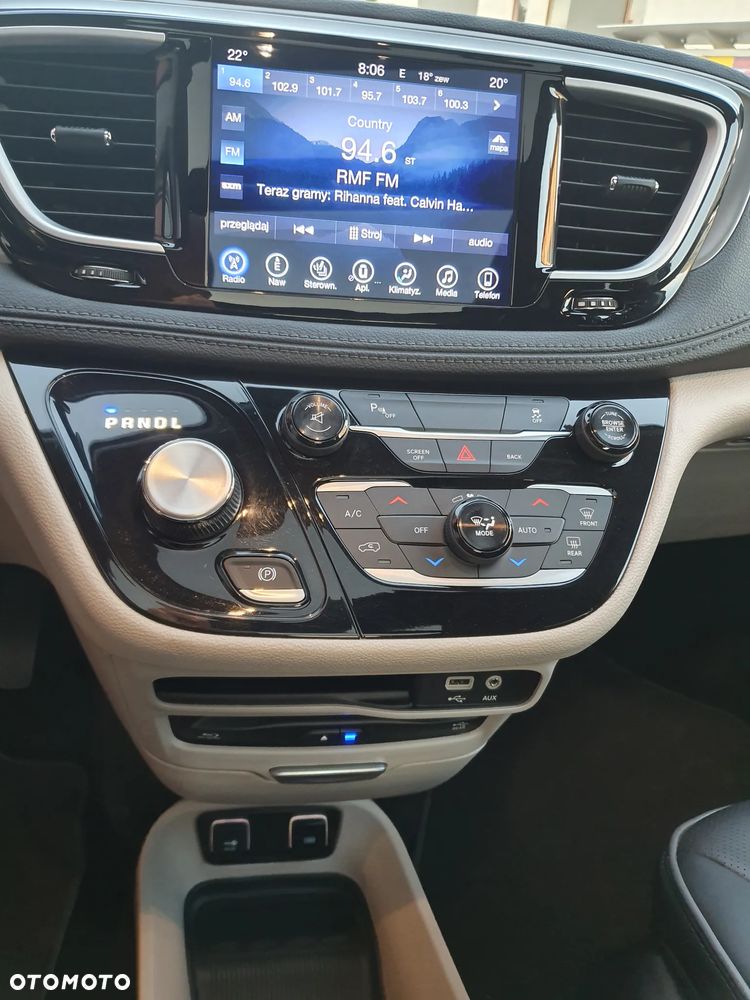 Chrysler Pacifica - 20