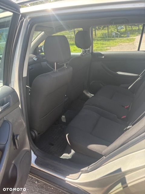 Toyota Avensis 2.0 D-4D Luna - 8