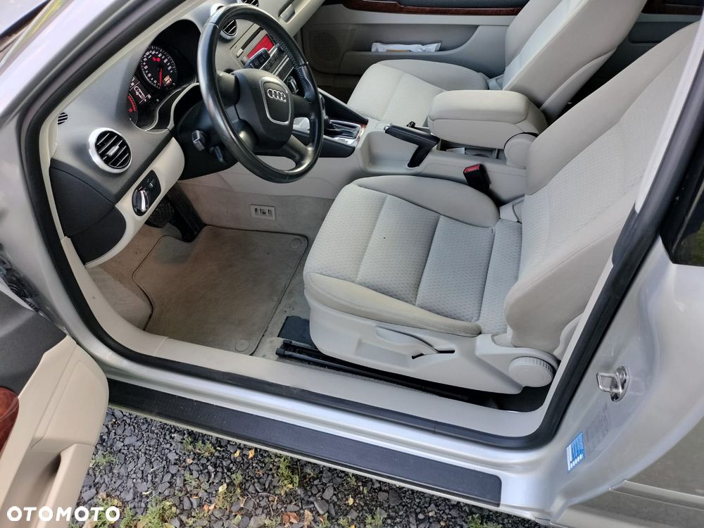 Audi A3 3-drzwiowe 1.4 TFSI S tronic Ambiente - 10