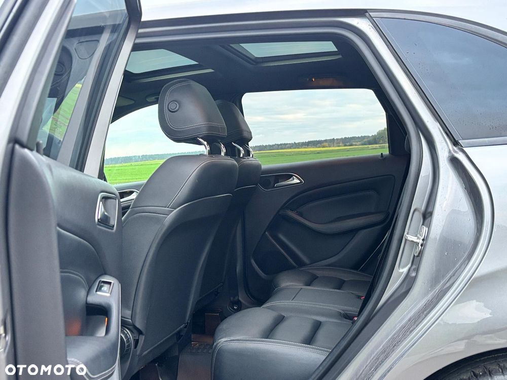 Mercedes-Benz Klasa B 220 d 4Matic 7G-DCT AMG Line - 14