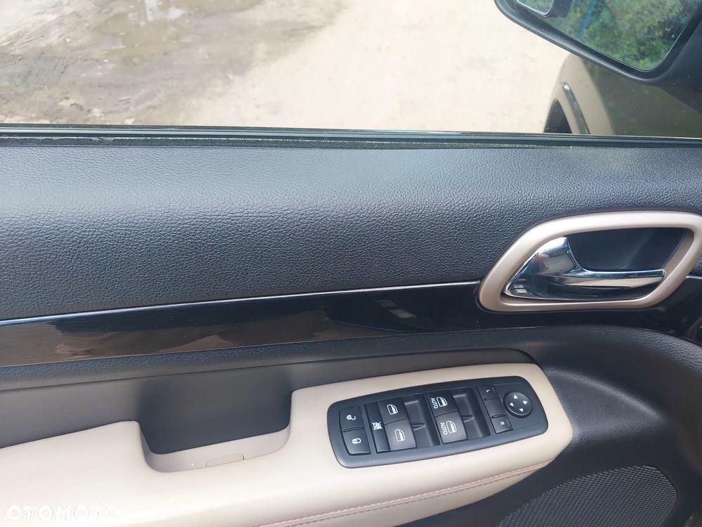 Jeep Grand Cherokee - 8