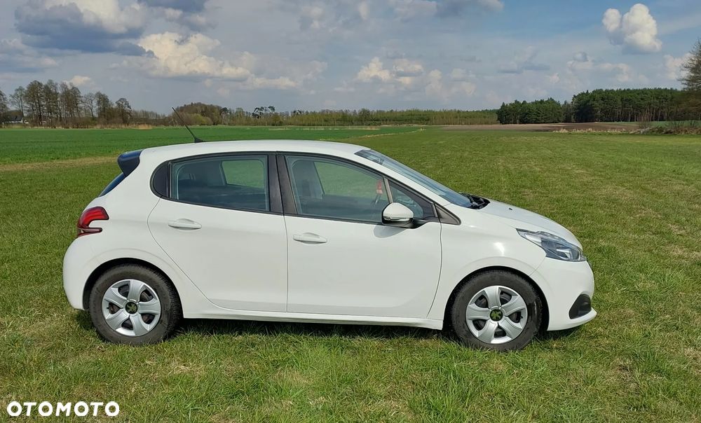 Peugeot 208 - 3