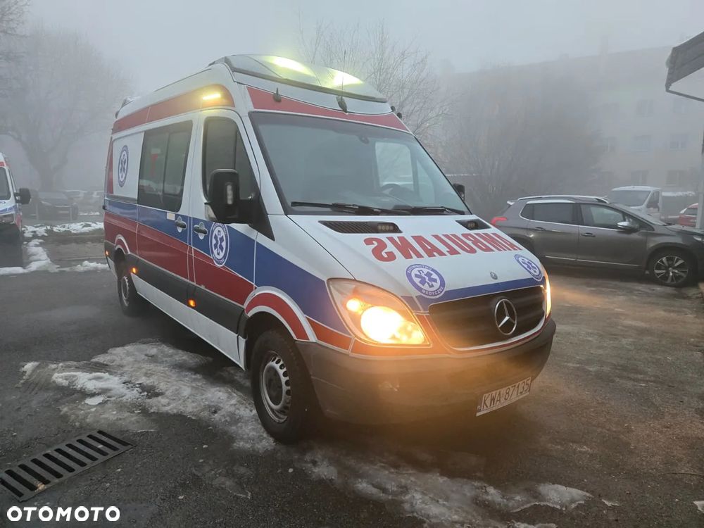 Mercedes-Benz 319 CDI Sprinter Karetka Ambulans Auto-Form karetkizwadowic.pl - 4