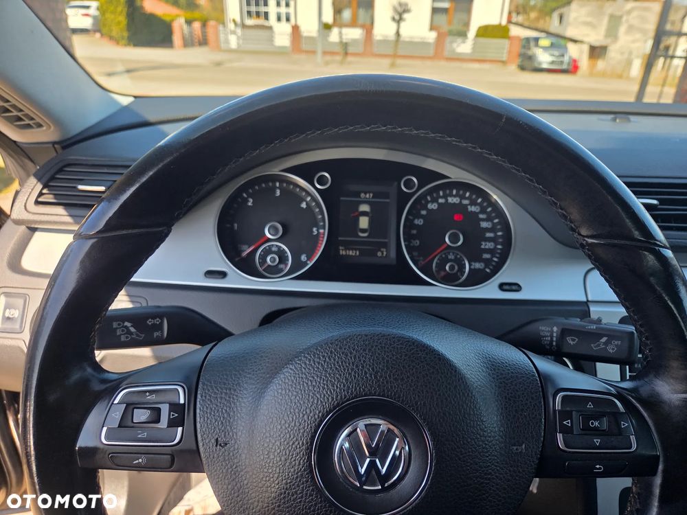 Volkswagen Passat CC - 11